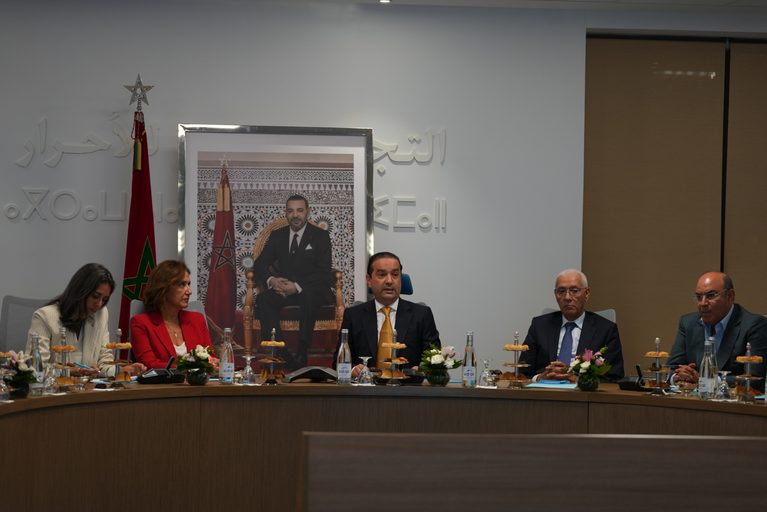 إسمان يتنافسان على قيادة الأحرار