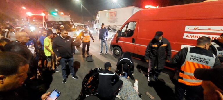 مصرع طفلين ونقل والدتهما إلى العناية المركزة في حادثة مفجعة