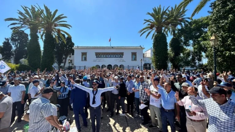 موظفو المغرب يحشدون لاحتجاج جديد رفضا لفرض رسوم على التعليم الجامعي
