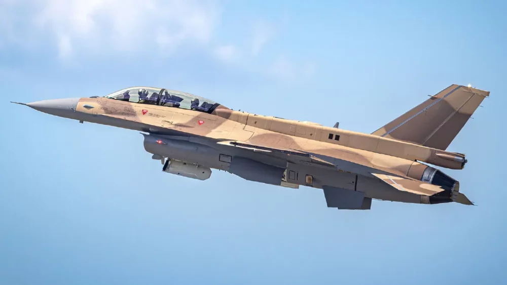 نجاح أول رحلة تجريبية لـ”F16″ المغربية المتطورة يقلق الجارة الإسبانية