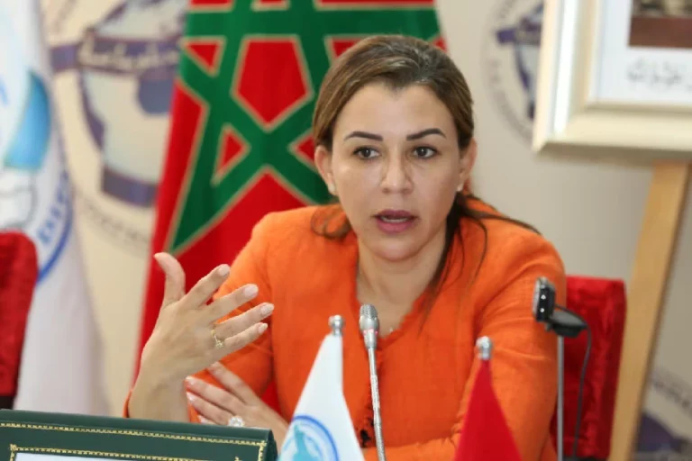 من هي عائشة كلاع.. المحامية التي تقود إصلاح الإدارة بحكومة المنصوري؟