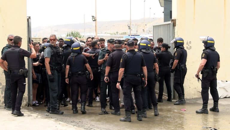 تحقيق قضائي إسباني يكشف مواجهة بين الحرس المدني والشرطة الوطنية يوم الاقتحام الجماعي لسبتة