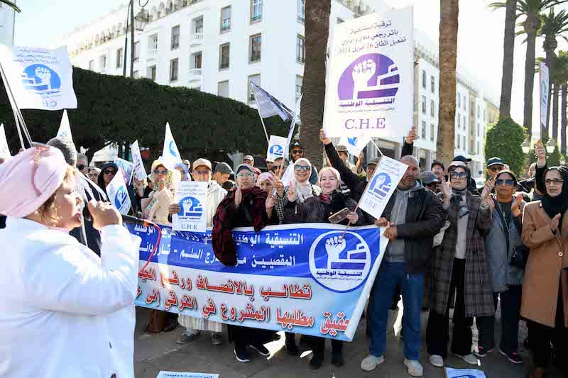 “المقصيون من خارج السلم” يستقبلون بنعبد الله بالاحتجاج