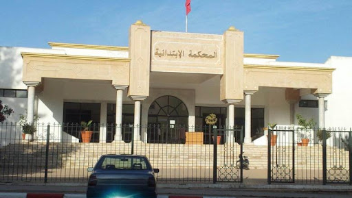 إهانة قاضية داخل جلسة يجر صاحب سوابق إلى الحراسة النظرية